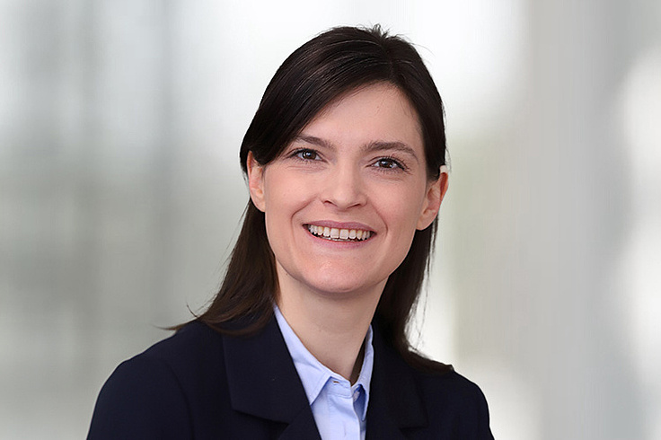 Claire Vierbuchen, LL.B. (Köln/Paris 1)