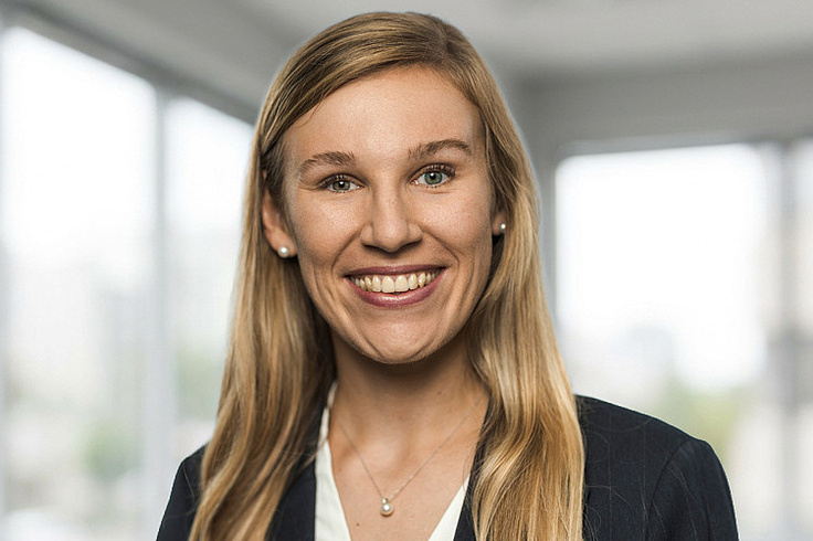 Dr. Caroline Staude