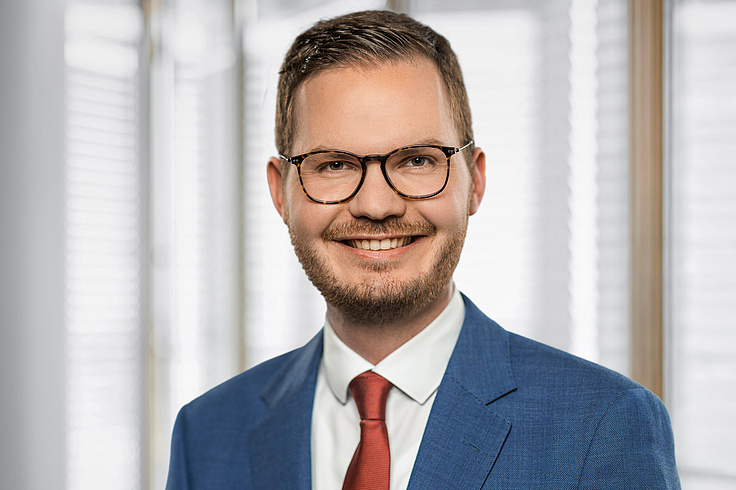 Dr. Niklas Heinkes
