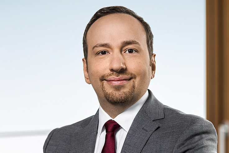 Dr André Buzari, LL.M.