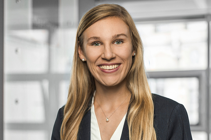 Dr. Caroline Staude