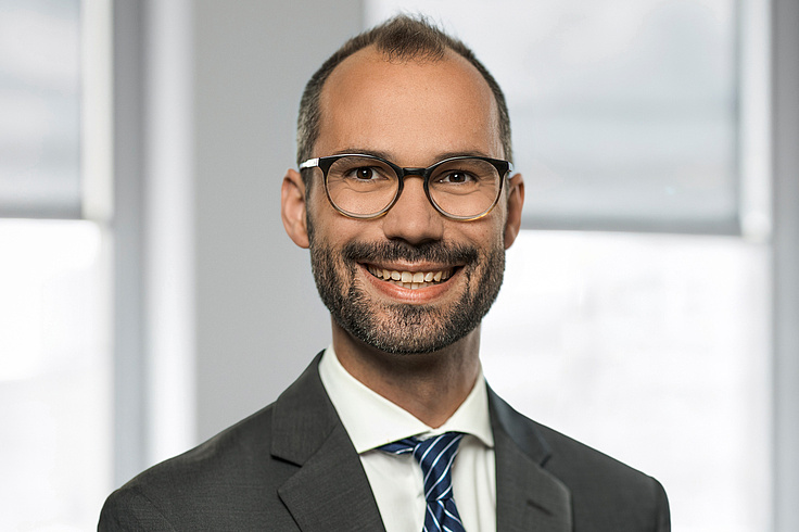 Dr. Thorsten Bischof