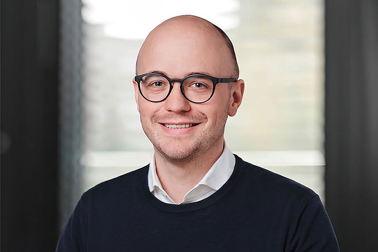 Dr. Tobias Hansen